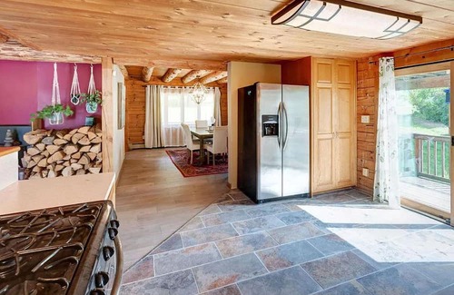 De Lancey Ski Chalet | Relax in the Catskills: Spacious 4-Bedroom Chalet for 9 guests in a remote area.