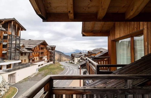 Les Orres Apartment | Residence Le Parc Des Airelles - Pleasant apartment at the foot of the slopes