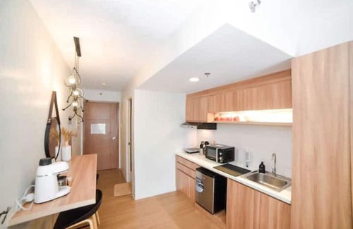 Silang Junction North Condo | Tagaytay Suite, Cozy Scandinavian Vibes + Brewed Coffee + Free Parking