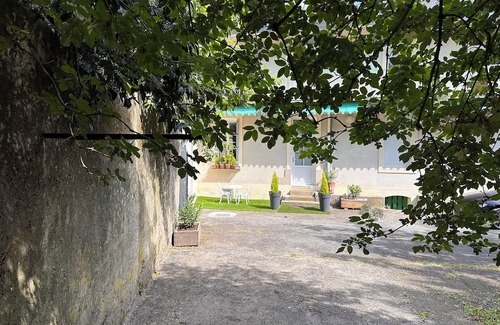 Vieux Malakoff Apartment | Charming studio with terrace and parking - near downtown