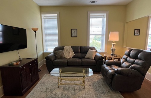 Ashtabula Apartment | Charming 1-bedroom apartment with AC, WiFi on Bridge Street