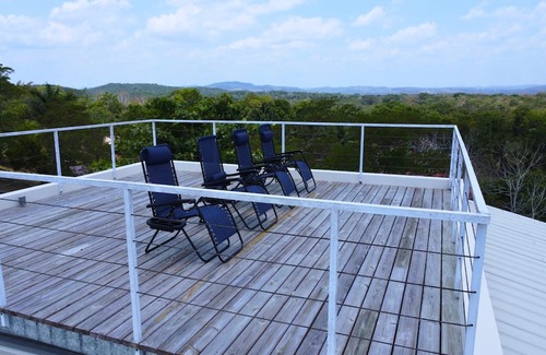 San Ignacio Villa | Charming 2-bedroom villa with Swimming Pool, WiFi, & AC in lovely San Ignacio
