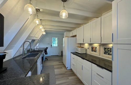 Carrabelle House | 2/2 A-Frame on Carrabelle River w/Private Dock, 3 mins to the Beach & Boat Ramps