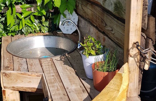 Les Abrets en Dauphine Cottage | Cottage 'Les Petites Bottes' with Mountain View and Private Garden