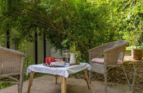 Shrewton Apartment | The Annexe - Charming 1 bedroom near Stonehenge