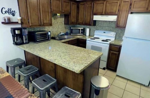 McAllen Apartment | Work or Relax/Convention center