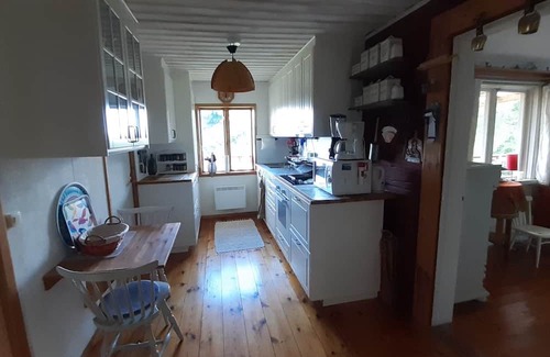 Bjursas Cottage | Dala cottage with stunning views near forest and lake
