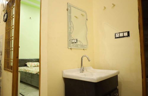 Meerut House | Homestay For Guest in Meerut 2-bedroom house in fabulous Meerut WiFi AC