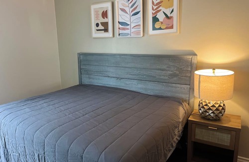 Westlake Village Apartment | Chic 2-bedroom apartment with WiFi, AC in tranquil Westlake Village