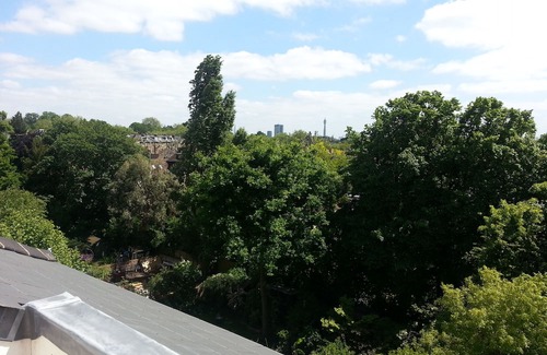Swiss Cottage Apartment | Beautiful studio with en suite and roof terrace located central smart location