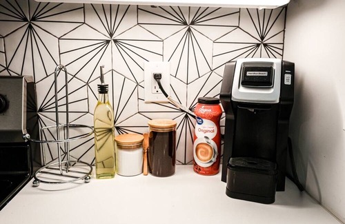 Brewerytown Apartment | Imagine a stylish escape in Glenwood, the epitome of urban luxury