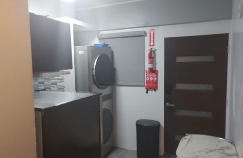 East End Apartment | Levor Lettsome Duplex 2bed 2bath w/Jacuzzi and small gym