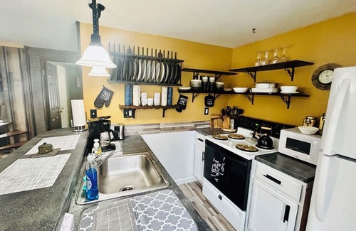 Cedar Ski Chalet | Chalet Near Sleeping Bear Dunes National Lakeshore w/neighborhood golf course.