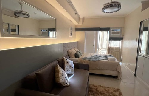 San Jose Apartment | Studio with City view,few minutes to Skyranch and Peoples Park and PicnicGroove
