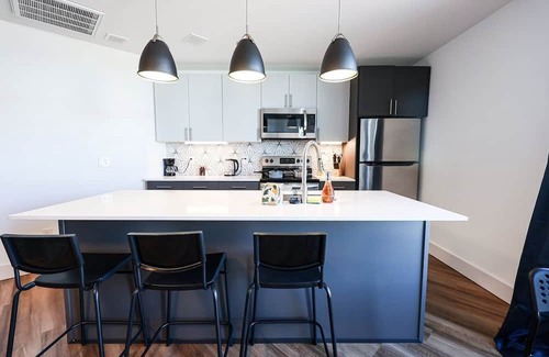 Brewerytown Apartment | Imagine a stylish escape in Glenwood, the epitome of urban luxury