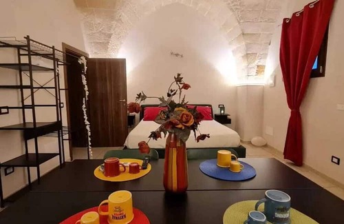 Pulsano Bed & Breakfast | Suite Il Vico – Charming Spa Suite with Jacuzzi, Sauna and Quadruple Room