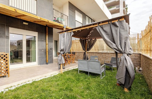 Fiumicino Apartment | Comfort with Garden