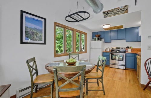 New Paltz House | 3-bedroom house bordering Mohonk preserve in New Paltz with WiFi, AC