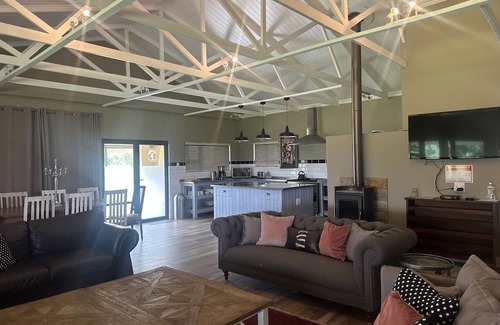 Clarens Villa | Spacious 5-bedroom villa in delightful Clarens with AC, WiFi
