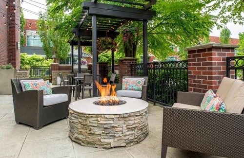 Downtown House | Enjoy an extended stay at our room in Redmond, WA