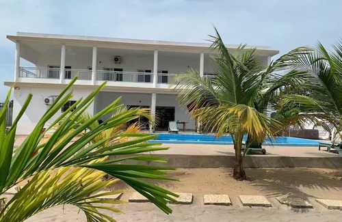Assinie Bed & Breakfast | Kimberly room: idyllic setting with breakfast