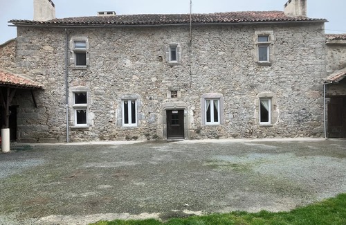Saint-Pierre-du-Chemin House | Fortified Farm 10 Berth Dormitory