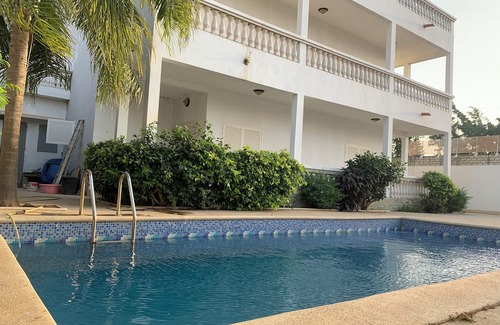 Saly Cottage | Spacious 4 bedroom cottage in charming Saly with WiFi, AC Rent rooms