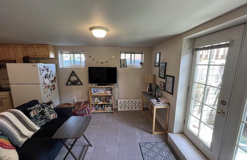 Highland Park Apartment | Fabulous locale for light-filled mountainside apartment in charming Boulder.