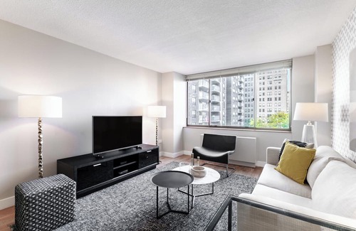 Upper West Side Apartment | Stylishly Designed Upper West Side Two Bedroom
