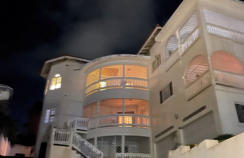 Montego Bay Villa | Skyline Suites Villa and Spa/15 min from airport
