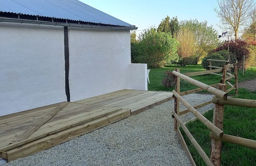 Brehan House | Ty Bihânes welcomes you to a peaceful setting in the heart of the countryside, surrounded by donkeys.