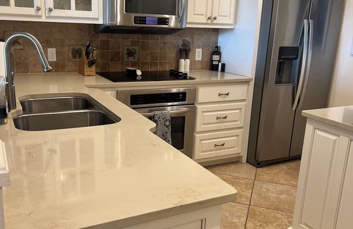 Saint Simons Island House | Charming 3-bedrm Oceanfront Townhome, WiFi, AC, Washer/Dryer on St Simons Island