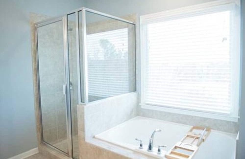 Westside House | Modern Midtown Home – Ideal for Long-Term Stays!