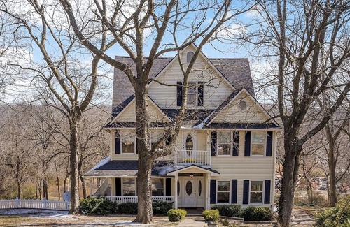 Tulsa House | Beautiful Farmhouse Peaceful Retreat Tulsa Hills