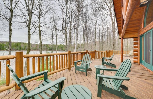 Levering Cabin | Deck + Beach Access: Lakefront Cabin in Levering!