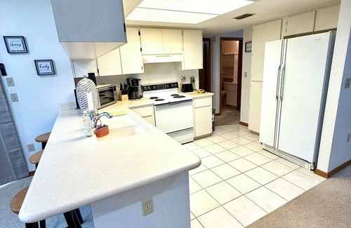 Spring Hill House | Charming 3-bedroom house with WiFi and AC in delightful Spring Hill