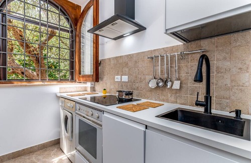 Selva di Fasano Villa | Charming country house with heated pool & park