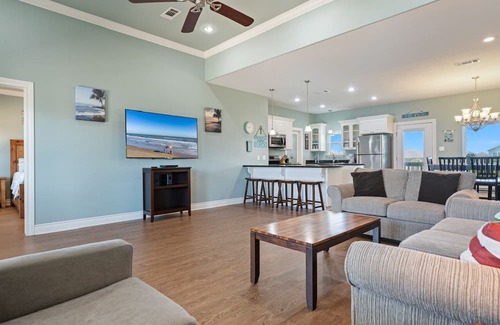 Port Bolivar House | Pelican Post - Beachside home with easy beach access