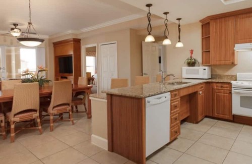 West Kissimmee Resort | Spacious Home sleeps up to 8 resort in fabulous Kissimmee with AC