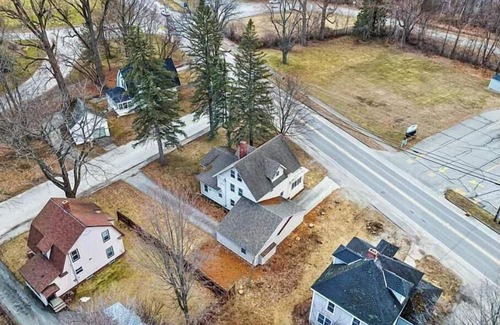 Waterville House | Charming 4-bedroom house with AC, WiFi in awesome Winslow