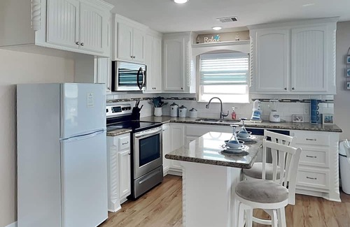 Surfside Beach House | Surfside Beach House | Ocean Views + Pool