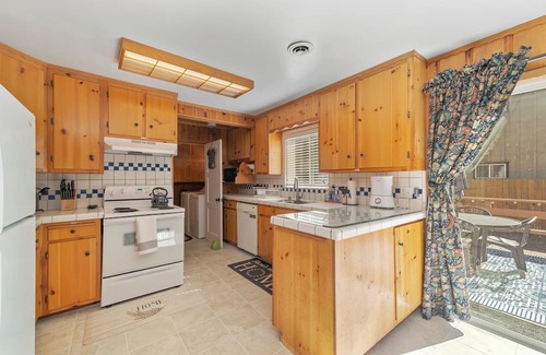 Al Tahoe Cabin | Regan Beach Cabin Retreat: 5BR home 1 block to Regan Beach, Lake Tahoe