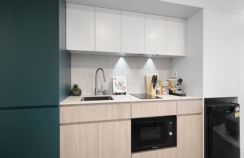 North Fremantle Apartment | Stylish Studio Near Fremantle Cafés and Beaches