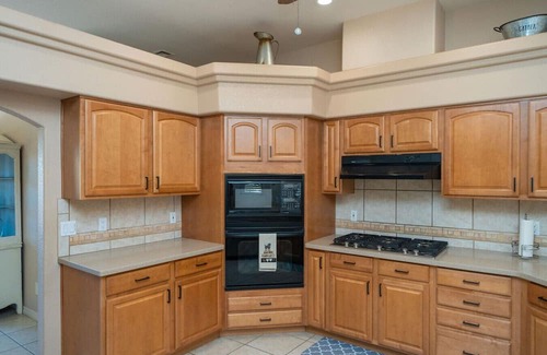 Residential Estates House | 3 Bedroom Plus Casita 3 Bath (2) Garage Spaces Pool and Spa