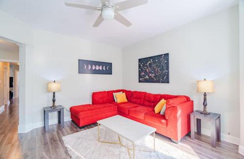 Woodlawn Apartment | Stylish 4BR Oasis in Woodlawn, Close to UChi
