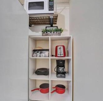 North Beach Apartment | Hollywood Broadwalk, Beach Walk & Family Vacation