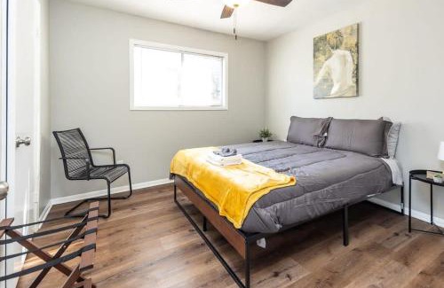 University District Apartment | Cozy 2BR Haven for Families Near U of Memphis TF14
