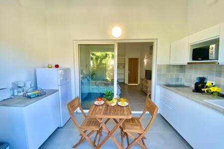 Cul de Sac House | Beautiful suite S14 pool next to Pinel Island