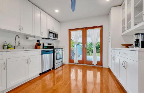 Buena Vista Villa | New! Charming Gated 3Bd 2Bth Design District