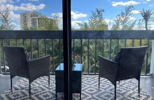 Land of the Presidents Apartment | Tranquil treetops